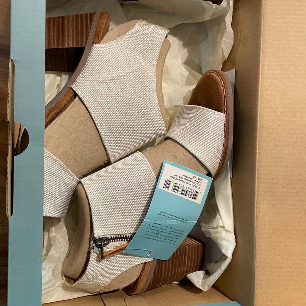 Toms Majorca cutout sandals. Women’s size 8.5